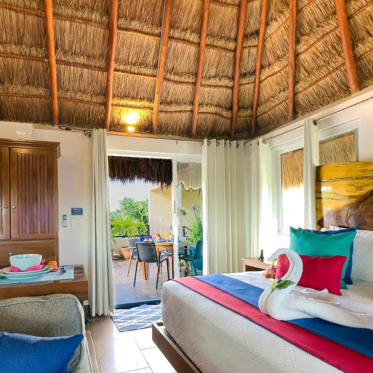 Casa Catalina - Tropical Escape - Studio with Balcony - 22