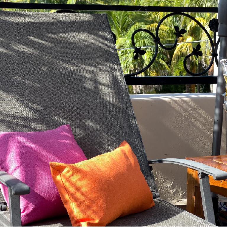 Casa Catalina - Tropical Escape - Studio with Balcony - 24