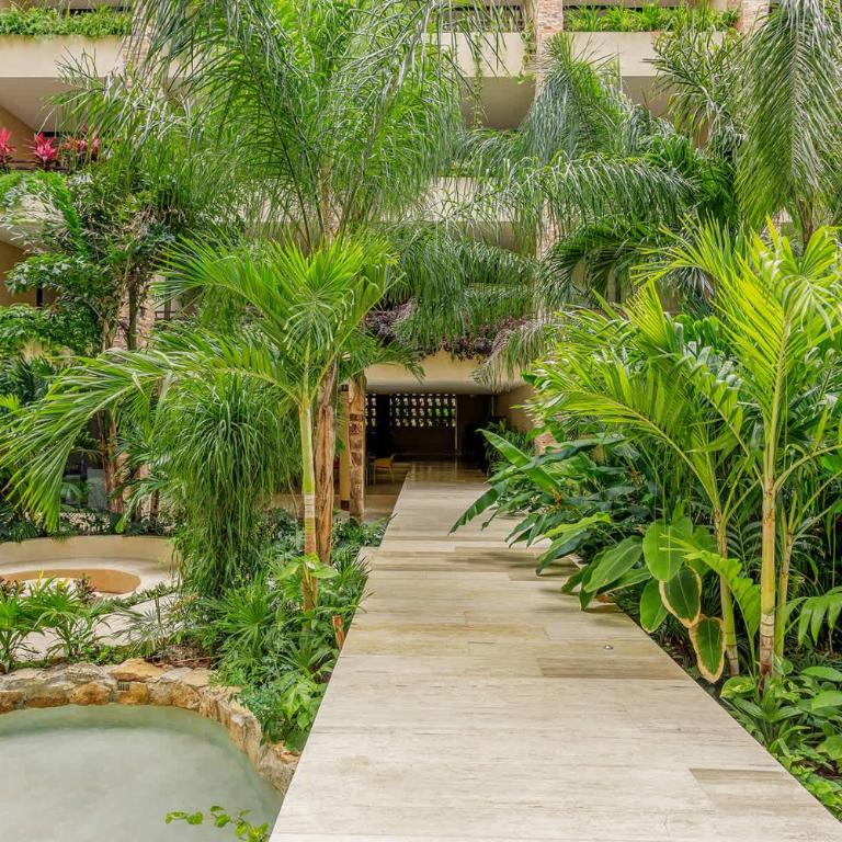 Chic Studio with Roof Pool & Gym Near 5th & Beach - Apartamento con balcón - 9