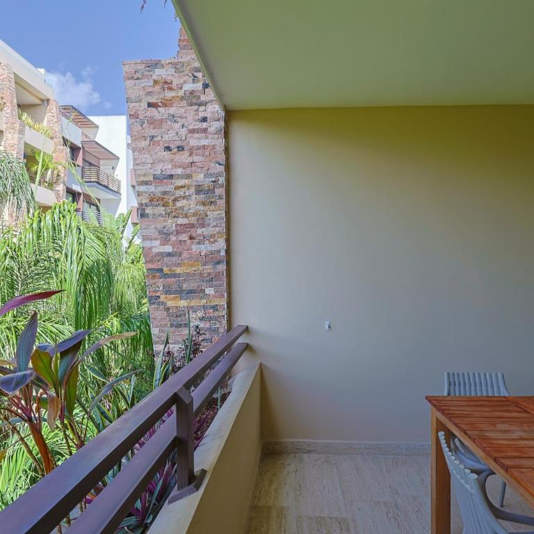 Chic Studio with Roof Pool & Gym Near 5th & Beach - Apartamento con balcón - 27