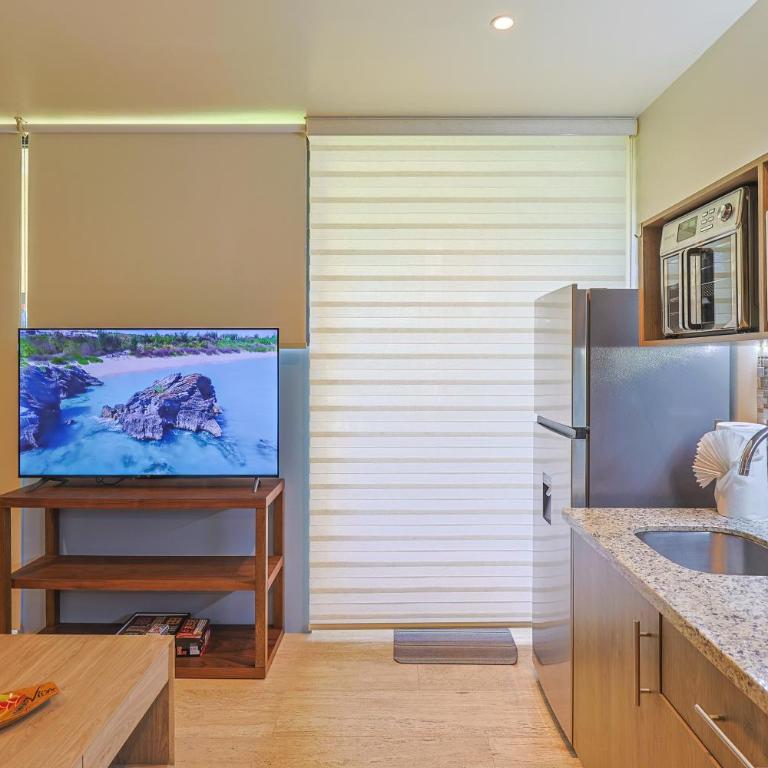 Chic Studio with Roof Pool & Gym Near 5th & Beach - Apartamento con balcón - 22