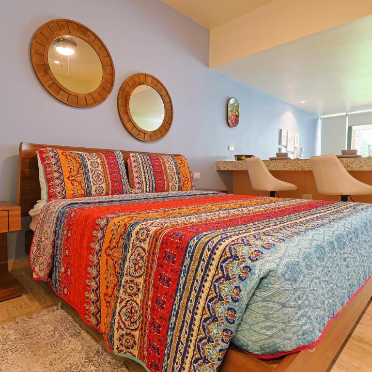 Chic Studio with Roof Pool & Gym Near 5th & Beach - Apartamento con balcón - 34