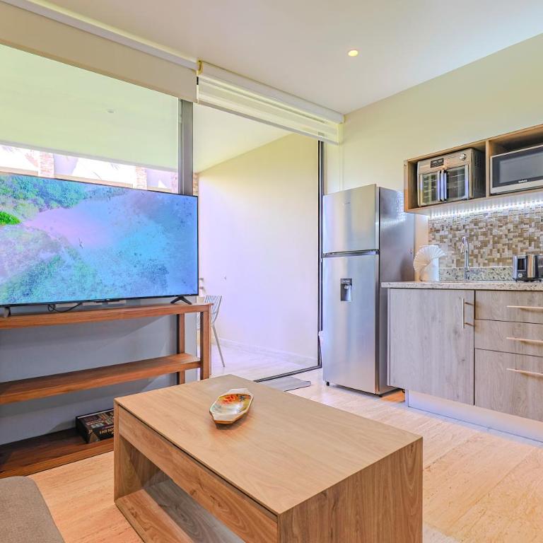 Chic Studio with Roof Pool & Gym Near 5th & Beach - Apartamento con balcón - 39