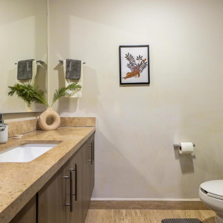 Chic Studio with Roof Pool & Gym Near 5th & Beach - Apartamento de 1 dormitorio - 14