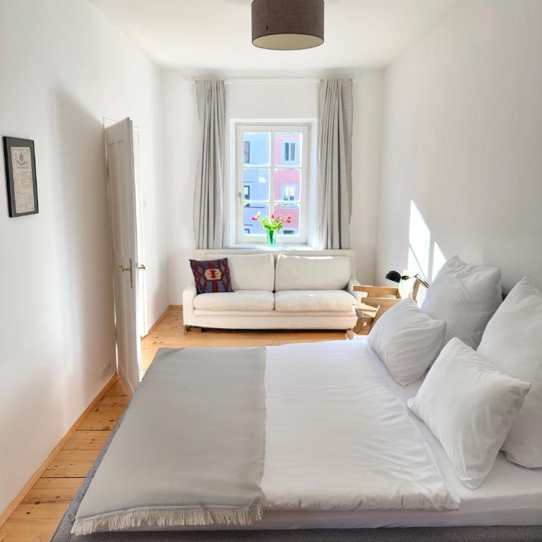 New furnished, exclusive large flat in City Center, 30min to Airport - Two-Bedroom Apartment - 11