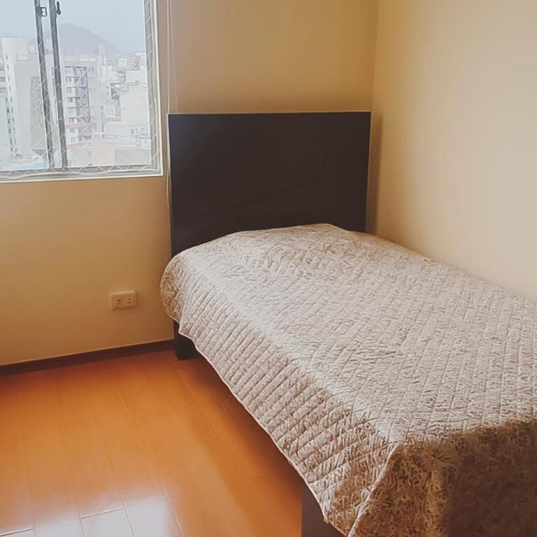 Apartamento cómodo con piscina en el Centro Histórico, Lima - Three-Bedroom Apartment - 5