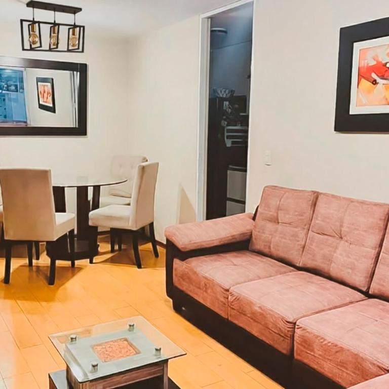 Apartamento cómodo con piscina en el Centro Histórico, Lima - Three-Bedroom Apartment - 1