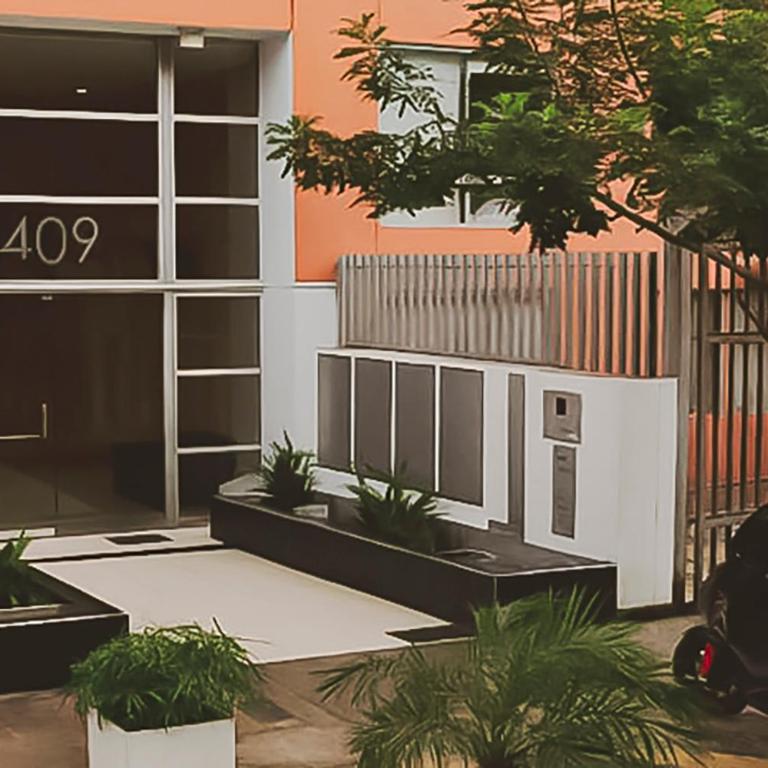 Apartamento cómodo con piscina en el Centro Histórico, Lima - Three-Bedroom Apartment - 16