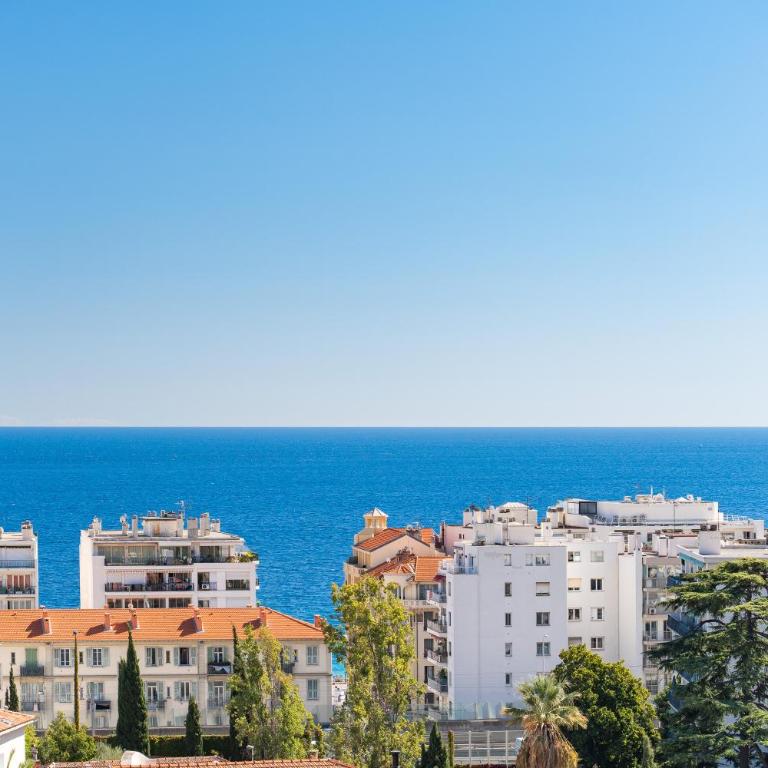 Nice Renting - CAMBRAI - Luxurious Sea View Terrasse - King Bed - Parking - AC - fully equipped - Appartement 1 Chambre - 15