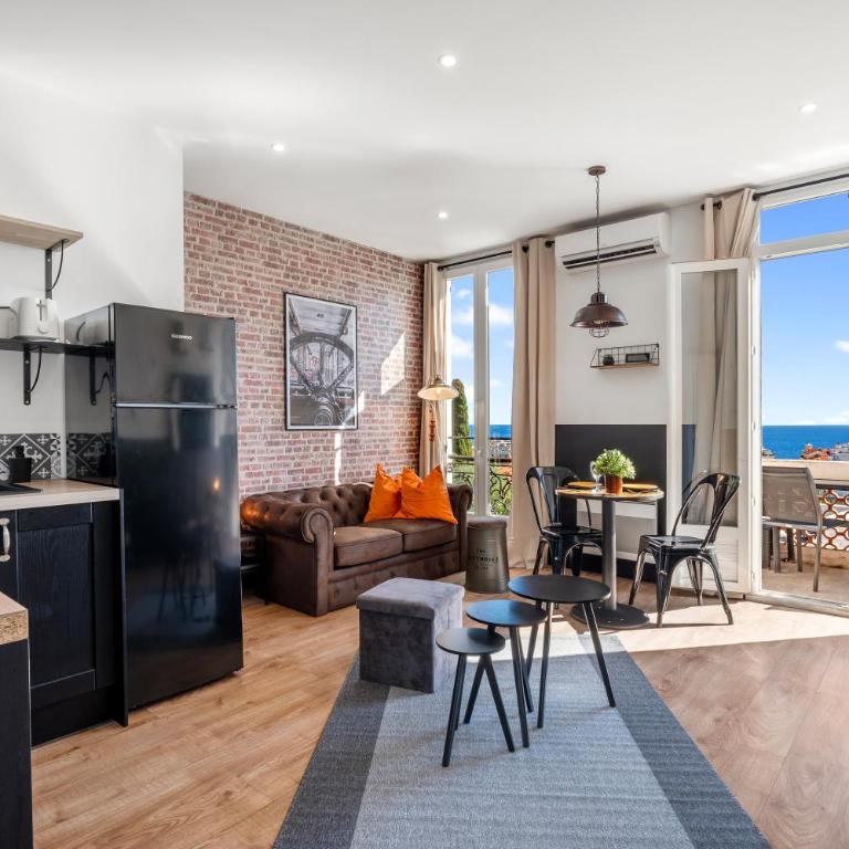 Nice Renting - CAMBRAI - Luxurious Sea View Terrasse - King Bed - Parking - AC - fully equipped - Appartement 1 Chambre - 6