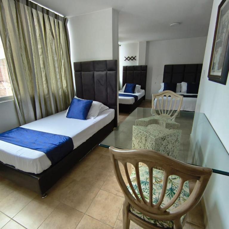 Hotel Konfort Inn - Habitación Triple - 1