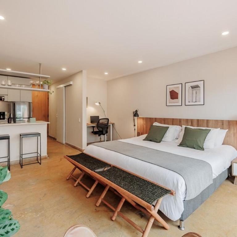 Loft comodo y central con AC y Terraza propia en Astorga Poblado - One-Bedroom Apartment - 1