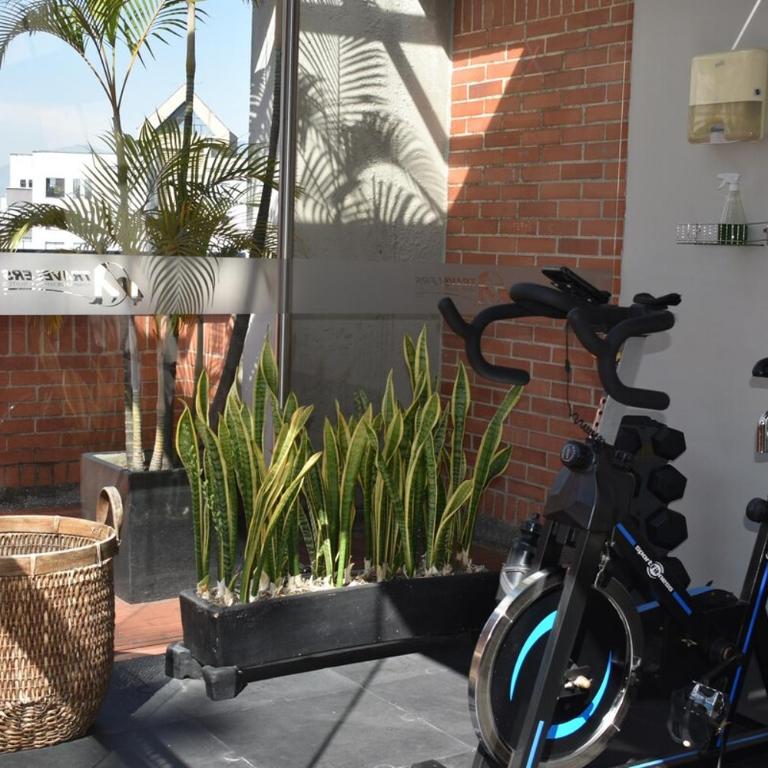 Loft comodo y central con AC y Terraza propia en Astorga Poblado - One-Bedroom Apartment - 2