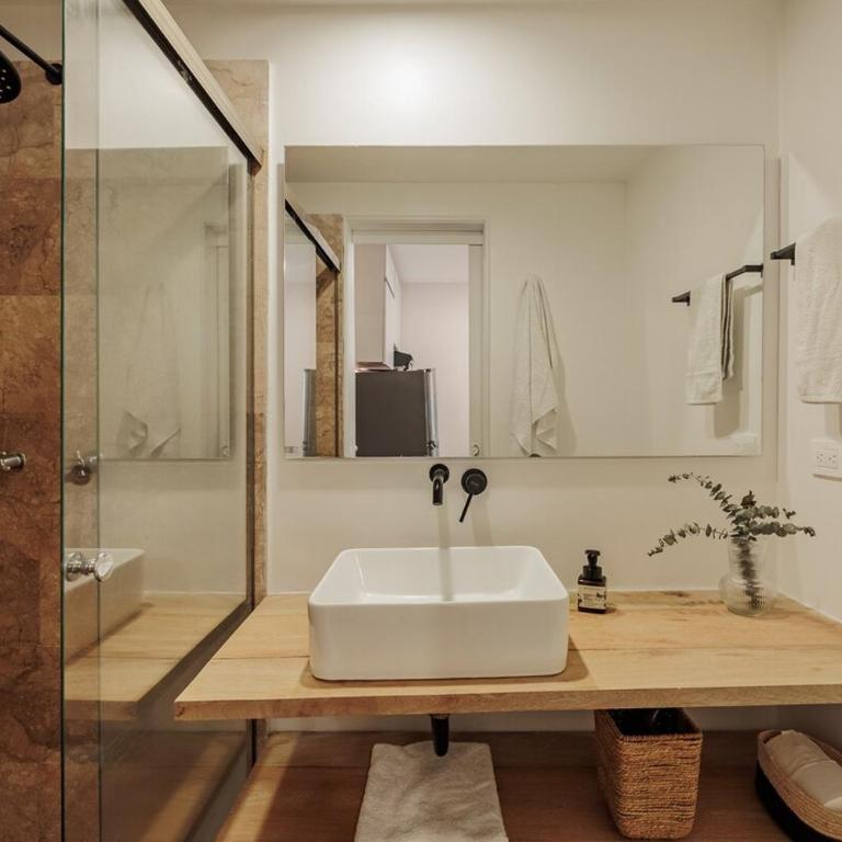 Loft comodo y central con AC y Terraza propia en Astorga Poblado - One-Bedroom Apartment - 19