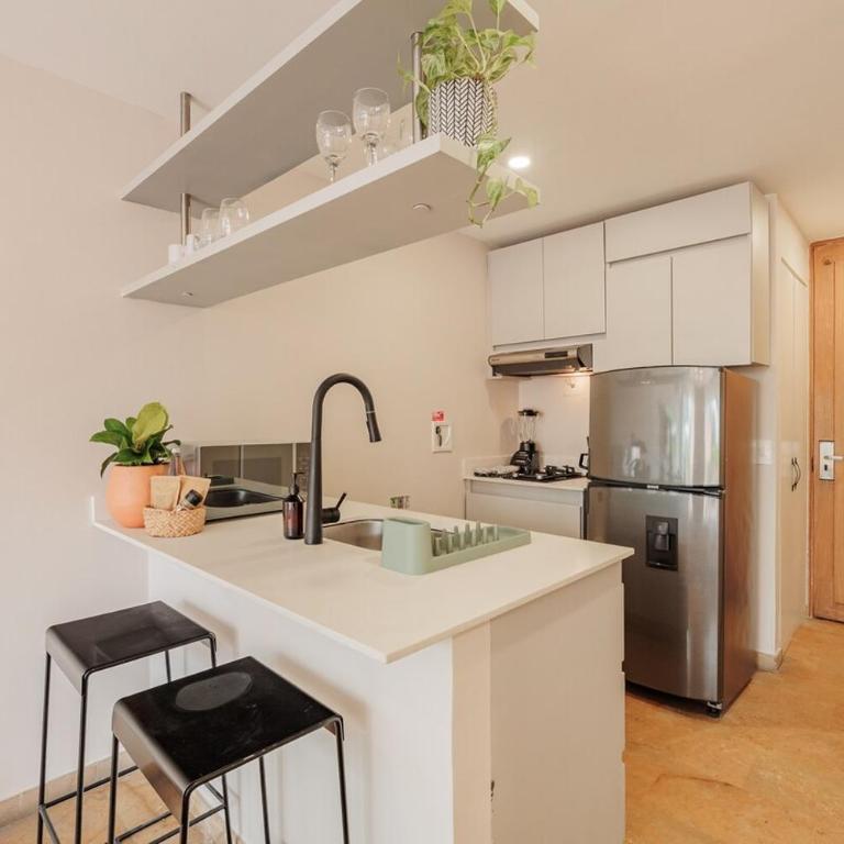 Loft comodo y central con AC y Terraza propia en Astorga Poblado - One-Bedroom Apartment - 20