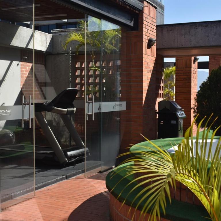 Loft comodo y central con AC y Terraza propia en Astorga Poblado - One-Bedroom Apartment - 25