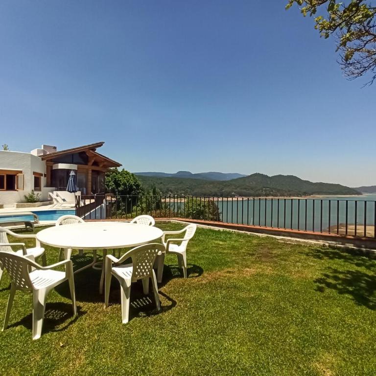 Rustic house with stunning lake view - Casa de 3 dormitorios - 25
