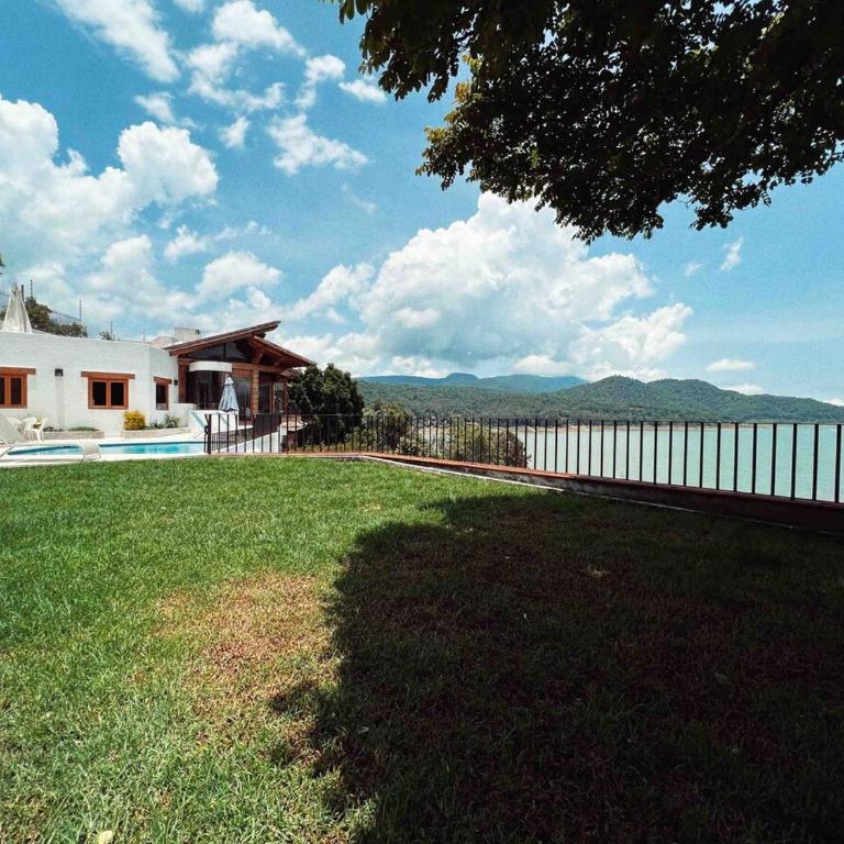 Rustic house with stunning lake view - Casa de 3 dormitorios - 34