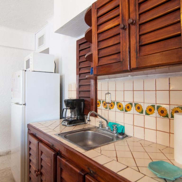 Private Terrace 3 blocks to Mamitas & 5th Ave, Gated with Pool - Apartment mit 1 Schlafzimmer - 16