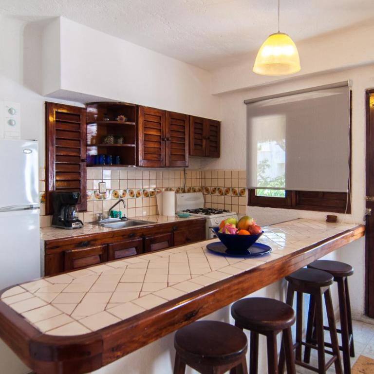 Private Terrace 3 blocks to Mamitas & 5th Ave, Gated with Pool - Apartment mit 1 Schlafzimmer - 5