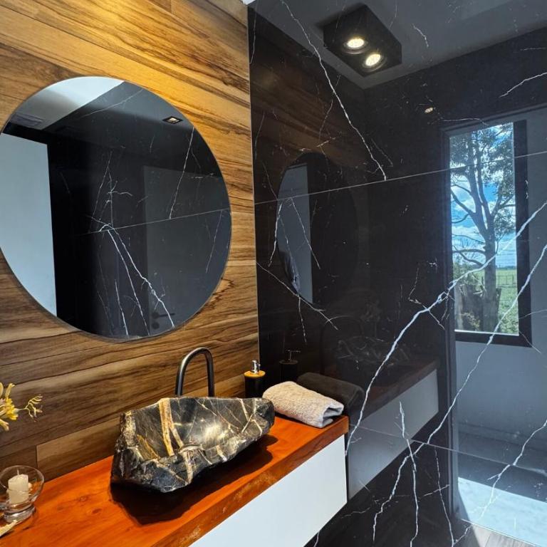 Moderna casa con pileta, entorno natural unico - Casa de 2 dormitorios - 32