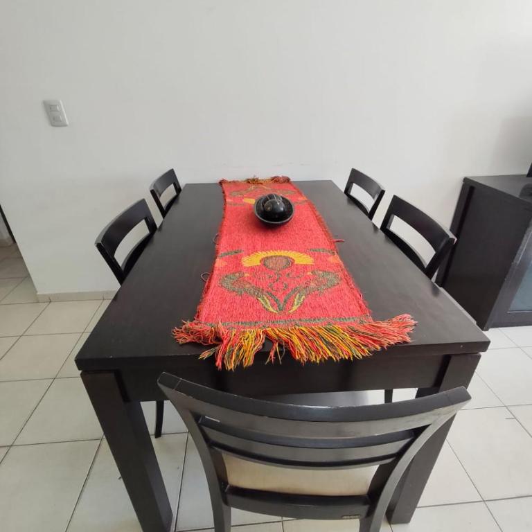 luminoso depto con balcon a cuadras del centro - Apartamento de 2 dormitorios - 3