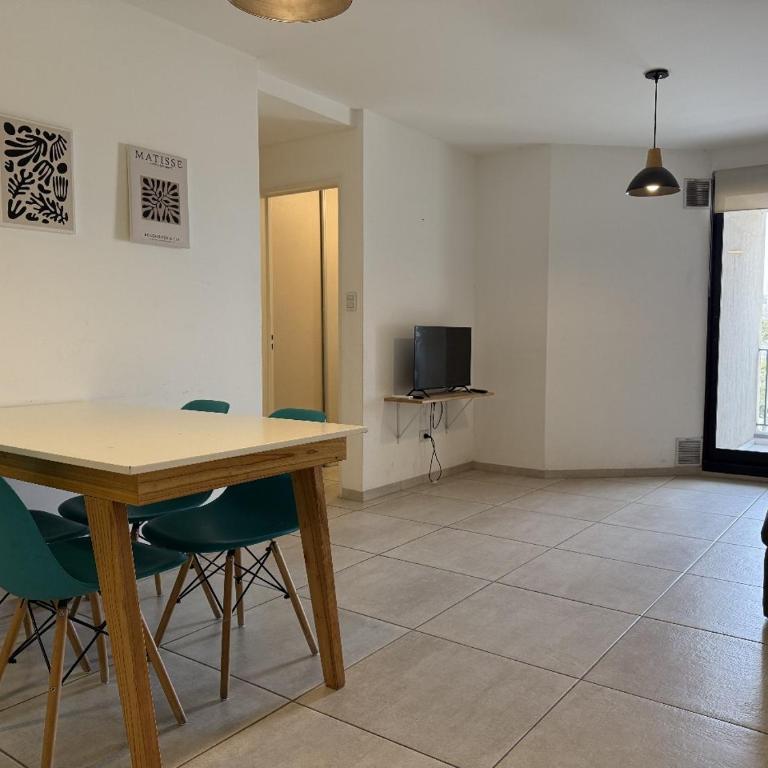 Depto Cerca de Clinica Reina Fabiola General Paz - Apartamento de 1 dormitorio - 14