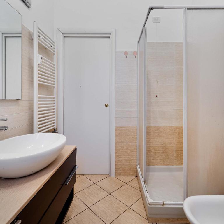 Central Milan Apartment - 10 min Duomo - Appartamento con 2 Camere da Letto - 21