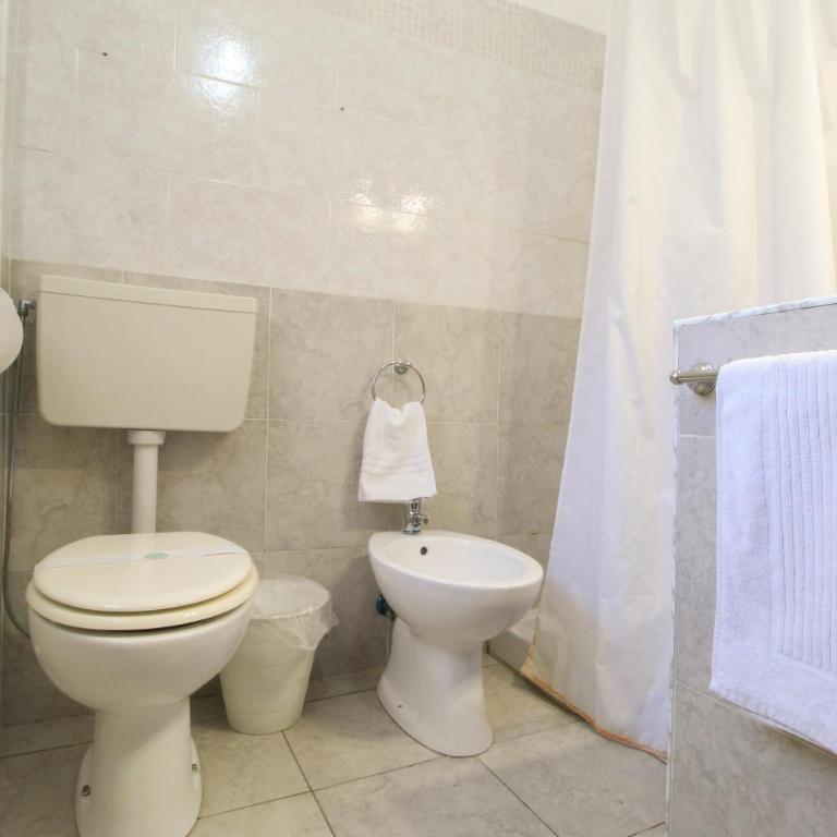 CATANIA AIRPORT ROOM BAGNO PRIVATO iN CAMERA - Quadruple Room with Private Bathroom - 14
