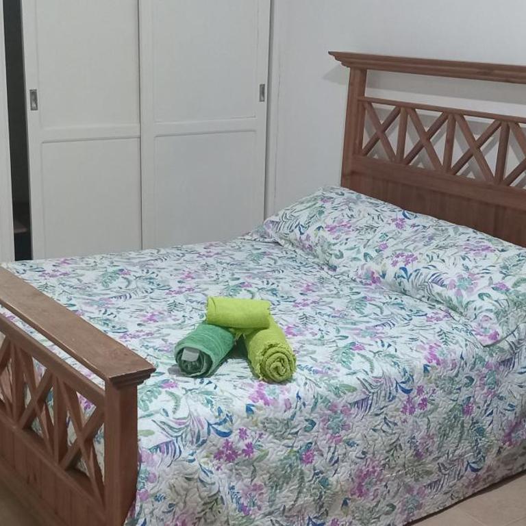 Alojamiento viajeros - Habitación Doble Estándar con vistas al jardín - 2 camas - 1