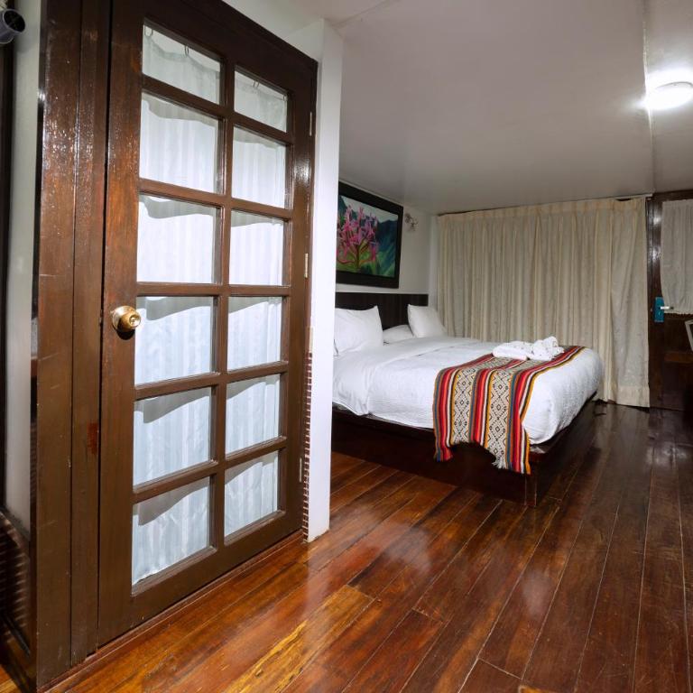 Gringo Bill's Boutique Hotel - Queen Room - 5