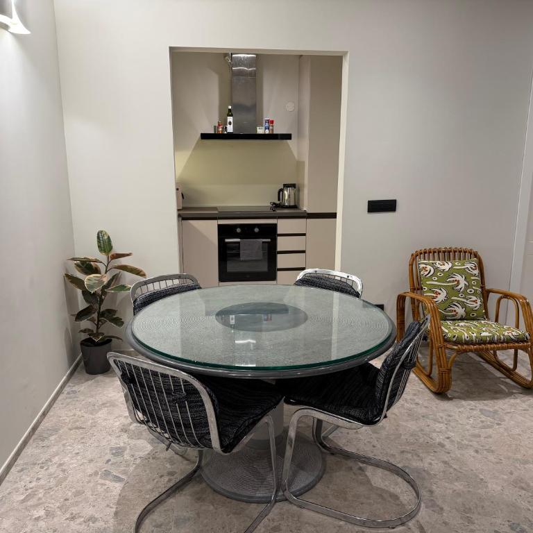 Glass & Charme - Central Suite - Appartamento con 2 Camere da Letto - 25