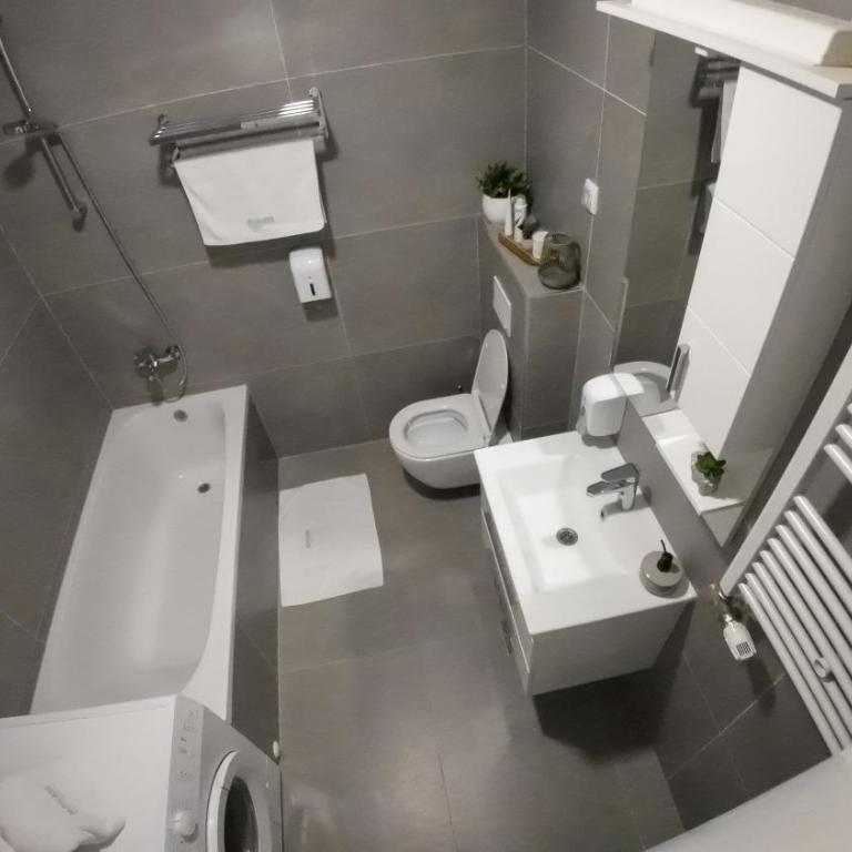Apartman za 5 - Apartman sa 2 Spavaće Sobe i Balkonom - 17