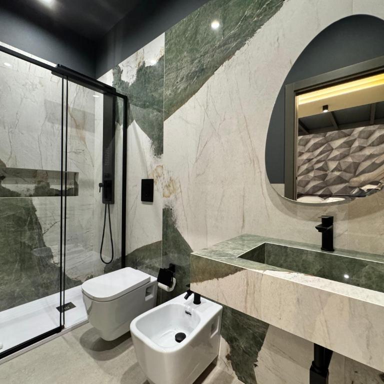 The first floor - Exclusive Rooms - Pompei - Camera Matrimoniale con Bagno Privato - 6