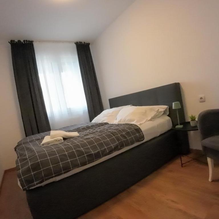 Apartman za 5 - Apartman sa 2 Spavaće Sobe i Balkonom - 12