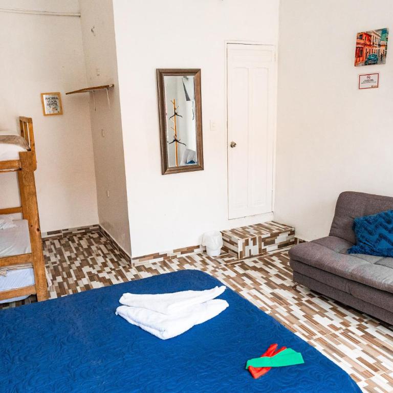 Hostal Badillo SV - Habitación Familiar Superior - 5