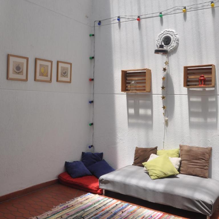 Laureles, casa completa y amplia para grupos grandes - Five-Bedroom House - 23