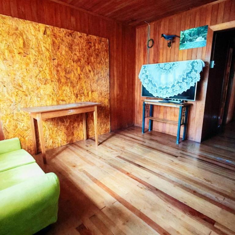 Wooden House Oxa - Five-Bedroom House - 5