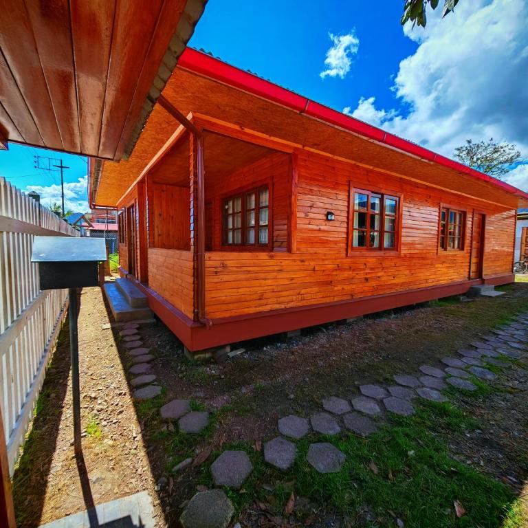 Wooden House Oxa - Five-Bedroom House - 11