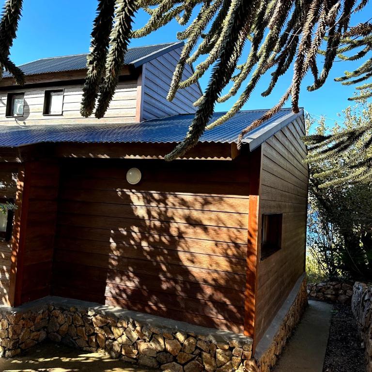 Cabañas ROCA DEL LAGO, en Villa Pehuenia - Casa de 2 dormitorios - 3