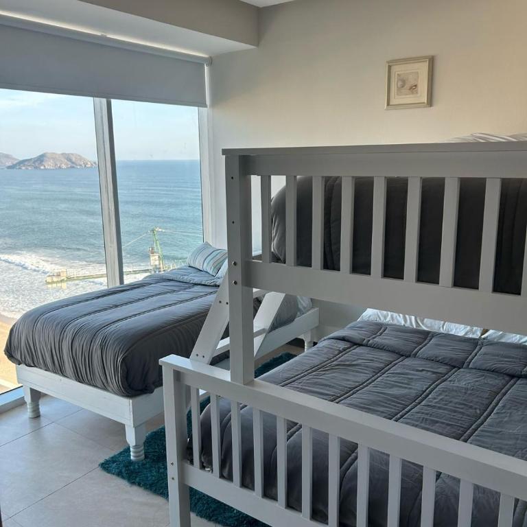 Beachfront Apartment - Two-Bedroom Apartment - 11