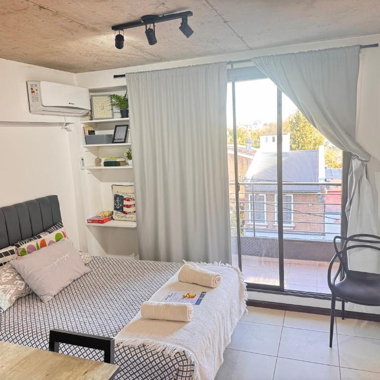 Montevideo Suites con Balcón - Studio Apartment with Queen Bed - 3