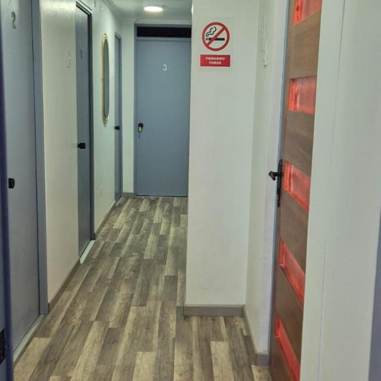 Hostal Milaris - Single Room with Private Bathroom - 5