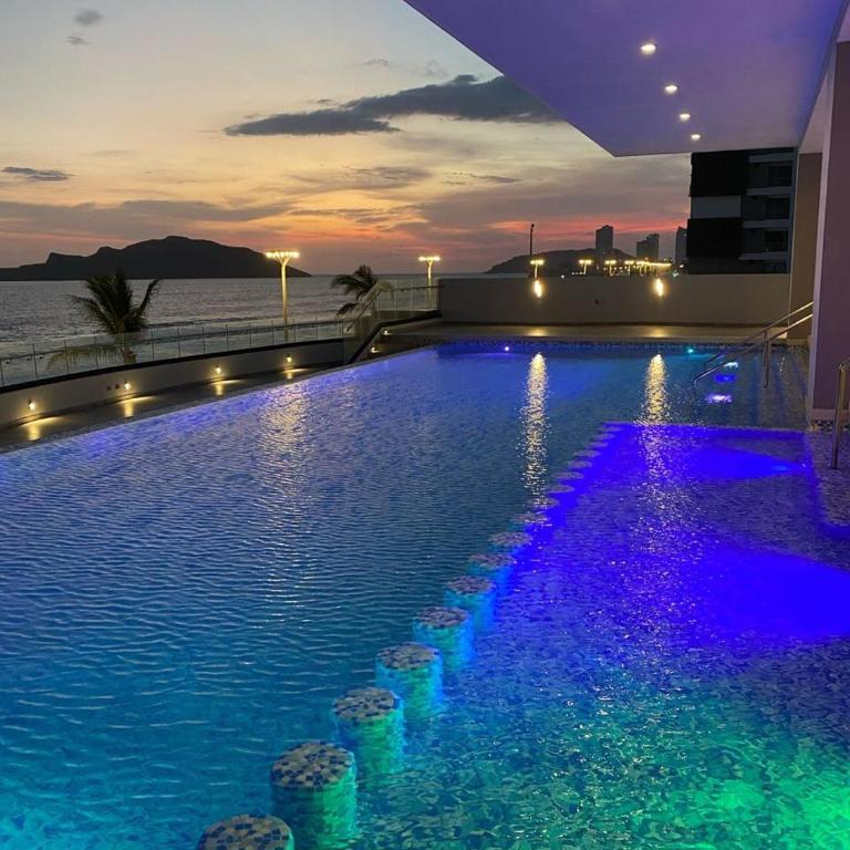 Relax with panoramic ocean and city views - Two-Bedroom Apartment - 1