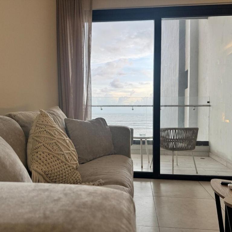 Relax with panoramic ocean and city views - Two-Bedroom Apartment - 15