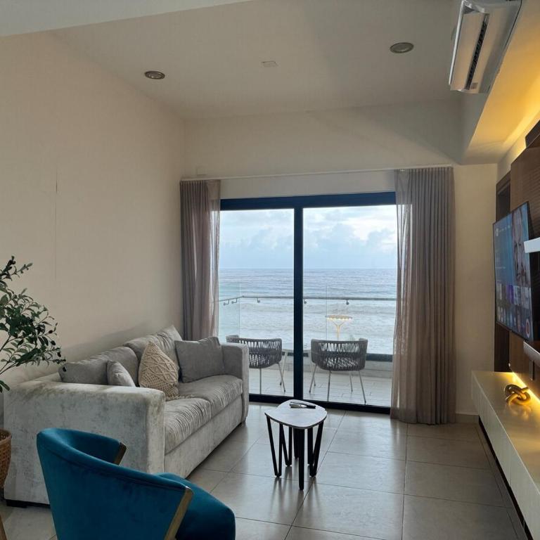 Relax with panoramic ocean and city views - Two-Bedroom Apartment - 22