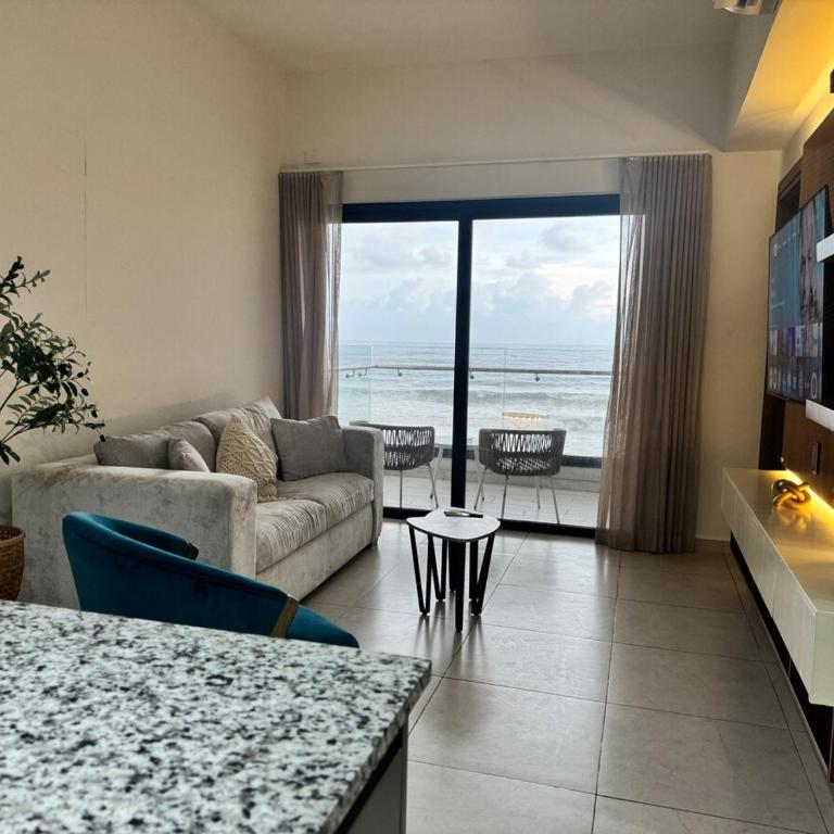 Relax with panoramic ocean and city views - Two-Bedroom Apartment - 23