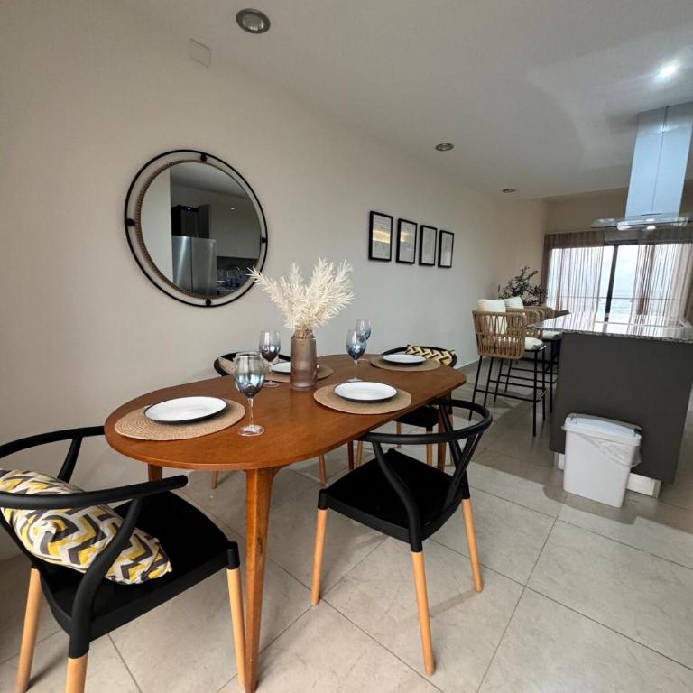 Relax with panoramic ocean and city views - Two-Bedroom Apartment - 30