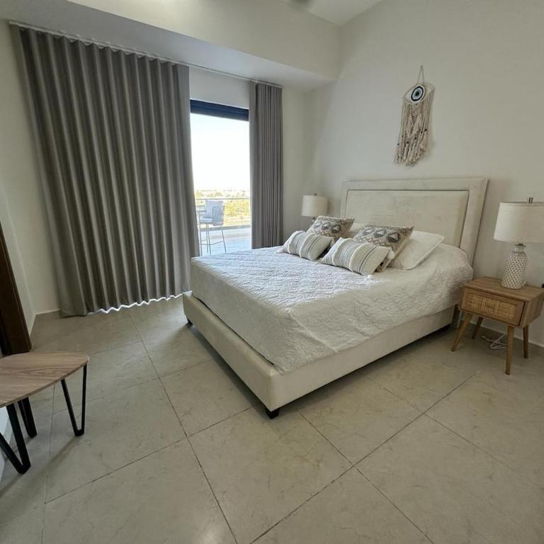 Relax with panoramic ocean and city views - Two-Bedroom Apartment - 36