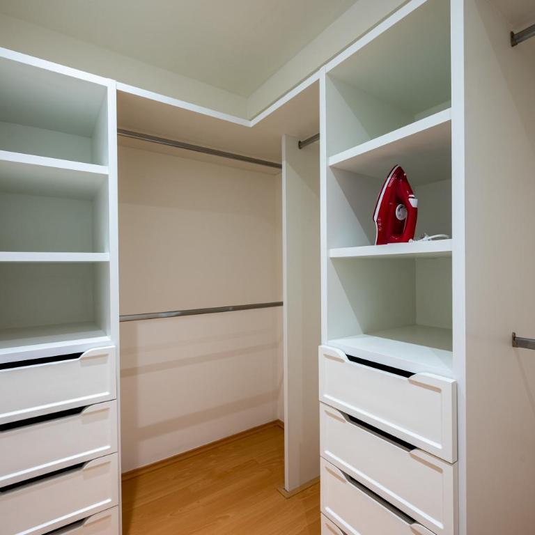 2BR Santa Fe Style & Comfort with Gym & Parking - Apartment - 6
